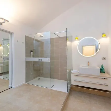 Piscina Interna Privata E A