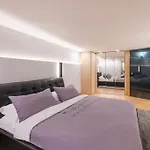 Piscina Interna Privata E A アパート *