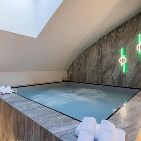Piscina Interna Privata E A 公寓